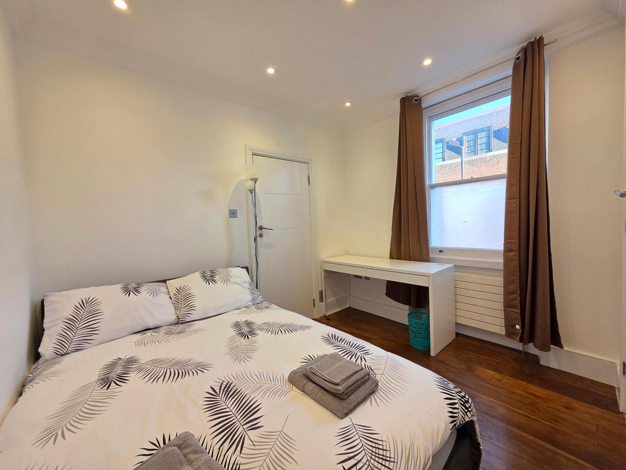 Charming 2 Bedroom Flat In Paddington 런던 외부 사진