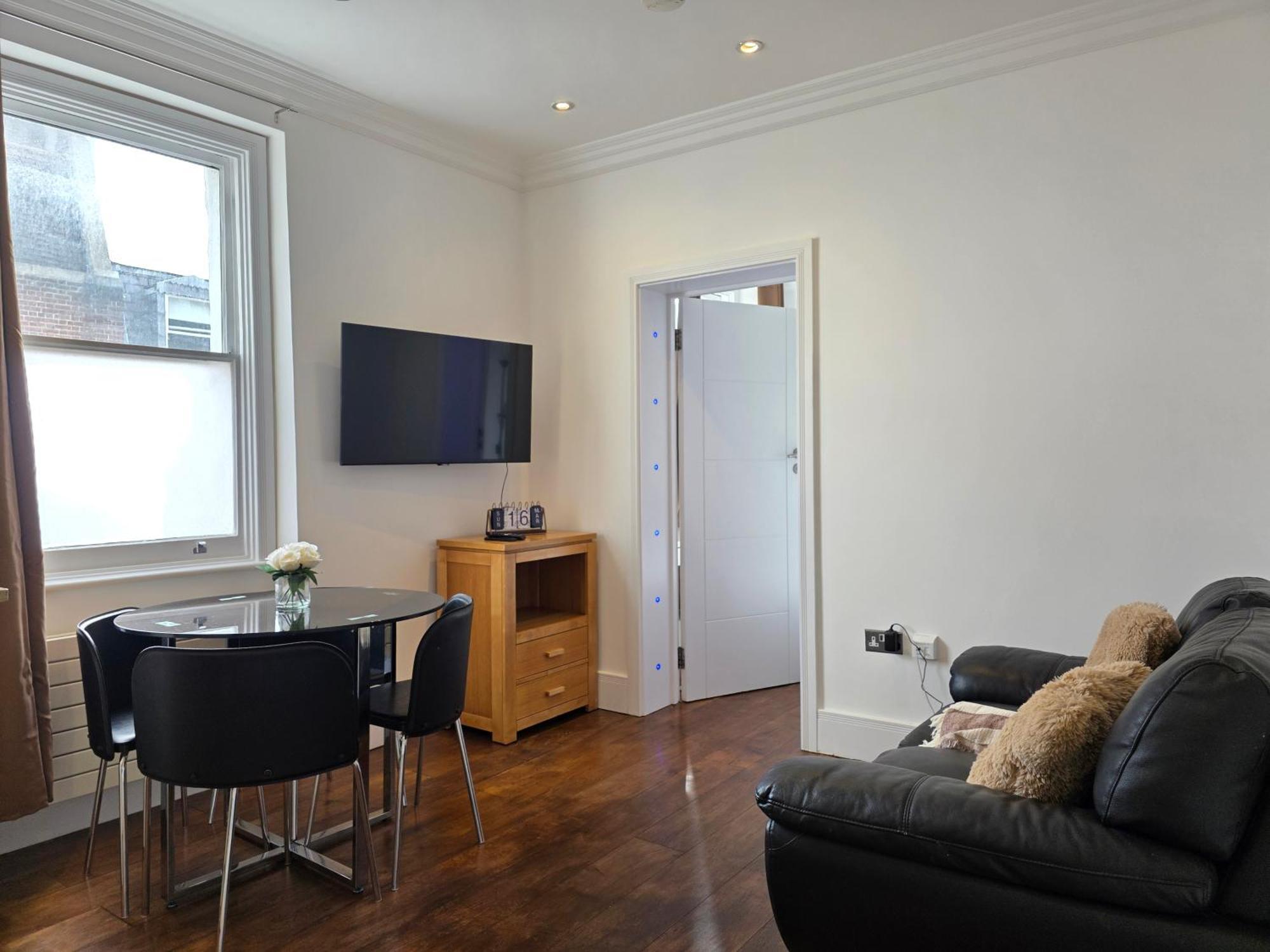 Charming 2 Bedroom Flat In Paddington 런던 외부 사진